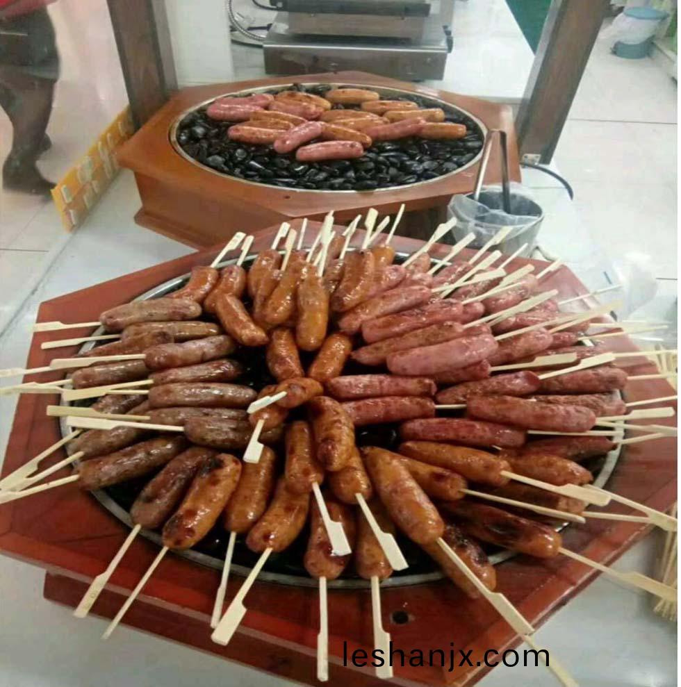 漢伯尅石鍋(guo)烤(kao)腸在廣(guang)州(zhou)萬勝廣場倍受(shou)歡(huan)迎(ying)